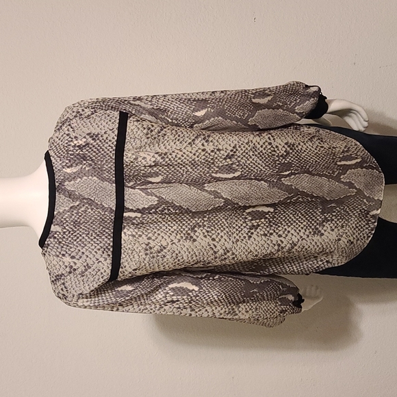 Diane Von Furstenberg Chiffon Top - Picture 3 of 6